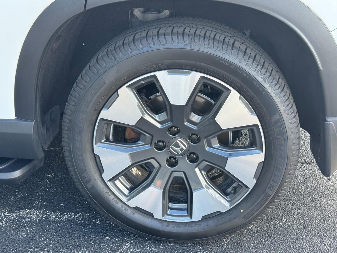 Certified 2025 Honda Pilot Elite image 9
