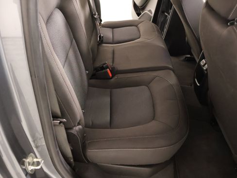 Used 2022 Chevrolet Colorado LT w/ Safety Package RWD image 13