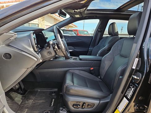 Used 2025 Lexus RX 450h Luxury w/ Convenience Package image 11