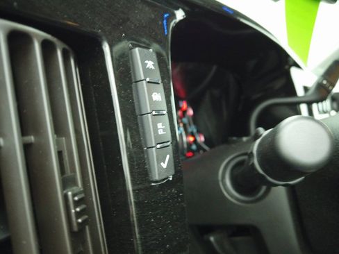 Used 2020 Chevrolet Express 2500 Extended w/ Enhanced Convenience Package image 23