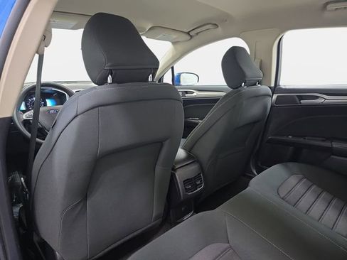 Used 2020 Ford Fusion SE image 12