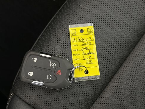 Used 2023 GMC Acadia SLT w/ Preferred Package image 37