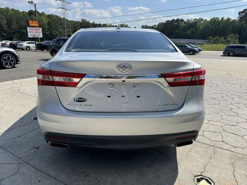 Used 2014 Toyota Avalon Limited w/ Technology Package FWD image 12