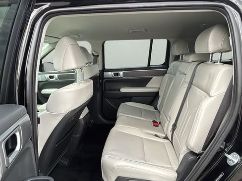 Used 2025 Hyundai Santa Fe SEL image 14