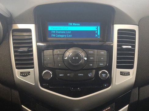 Used 2015 Chevrolet Cruze LT image 25