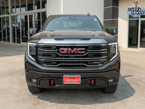 Used 2023 GMC Sierra 1500 AT4 w/ AT4 Premium Package AWD/4WD image 2