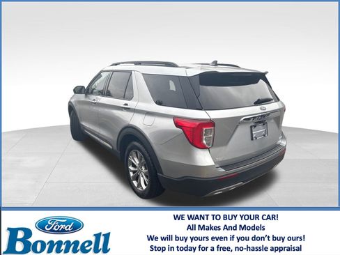 Used 2022 Ford Explorer XLT w/ Equipment Group 202A image 3