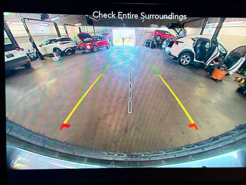 Used 2020 Jeep Wrangler Unlimited Sahara AWD/4WD image 22
