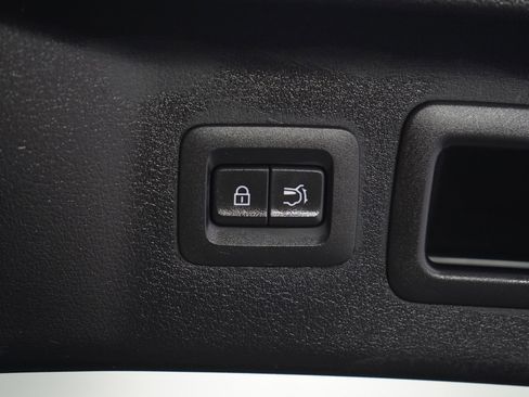 Certified 2024 MAZDA CX-90 Plug-In Hybrid w/ Preferred AWD/4WD image 18