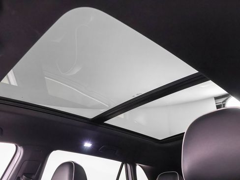 Used 2024 Volkswagen Atlas Cross Sport SEL Premium R-Line image 13