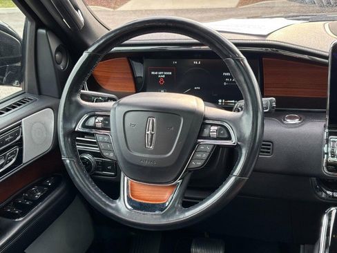 Used 2019 Lincoln Navigator Reserve AWD/4WD image 13
