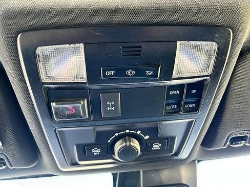 Used 2020 Toyota Tacoma TRD Off-Road w/ TRD Premium Off Road Package AWD/4WD image 29