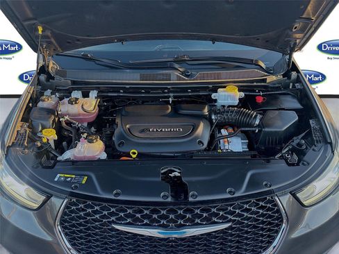 Used 2021 Chrysler Pacifica Limited w/ Uconnect Theater Family Group image 33