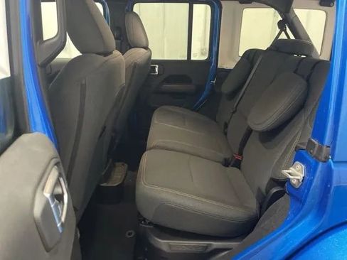 Used 2024 Jeep Wrangler Unlimited Sahara image 11