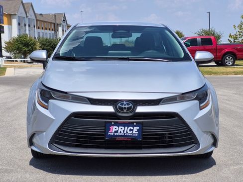 Used 2024 Toyota Corolla LE FWD image 2