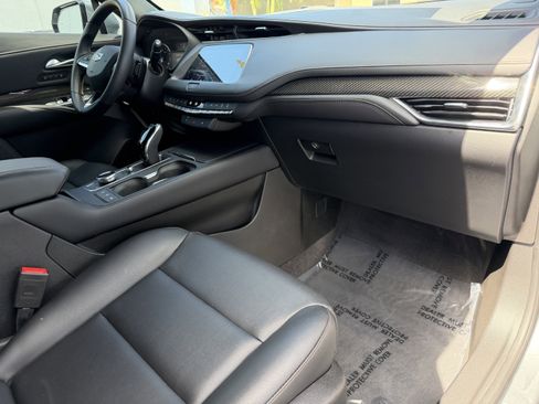 Certified 2023 Cadillac XT4 Sport FWD image 12