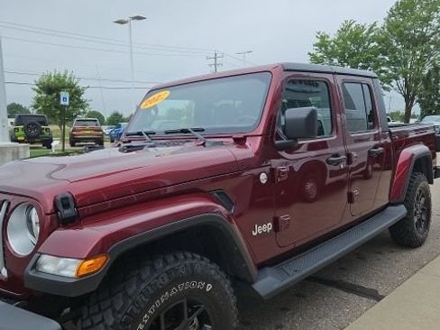 Used 2022 Jeep Gladiator Overland w/ Cold Weather Group AWD/4WD image 14