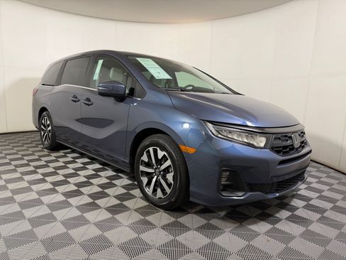 Certified 2025 Honda Odyssey EX-L image 6