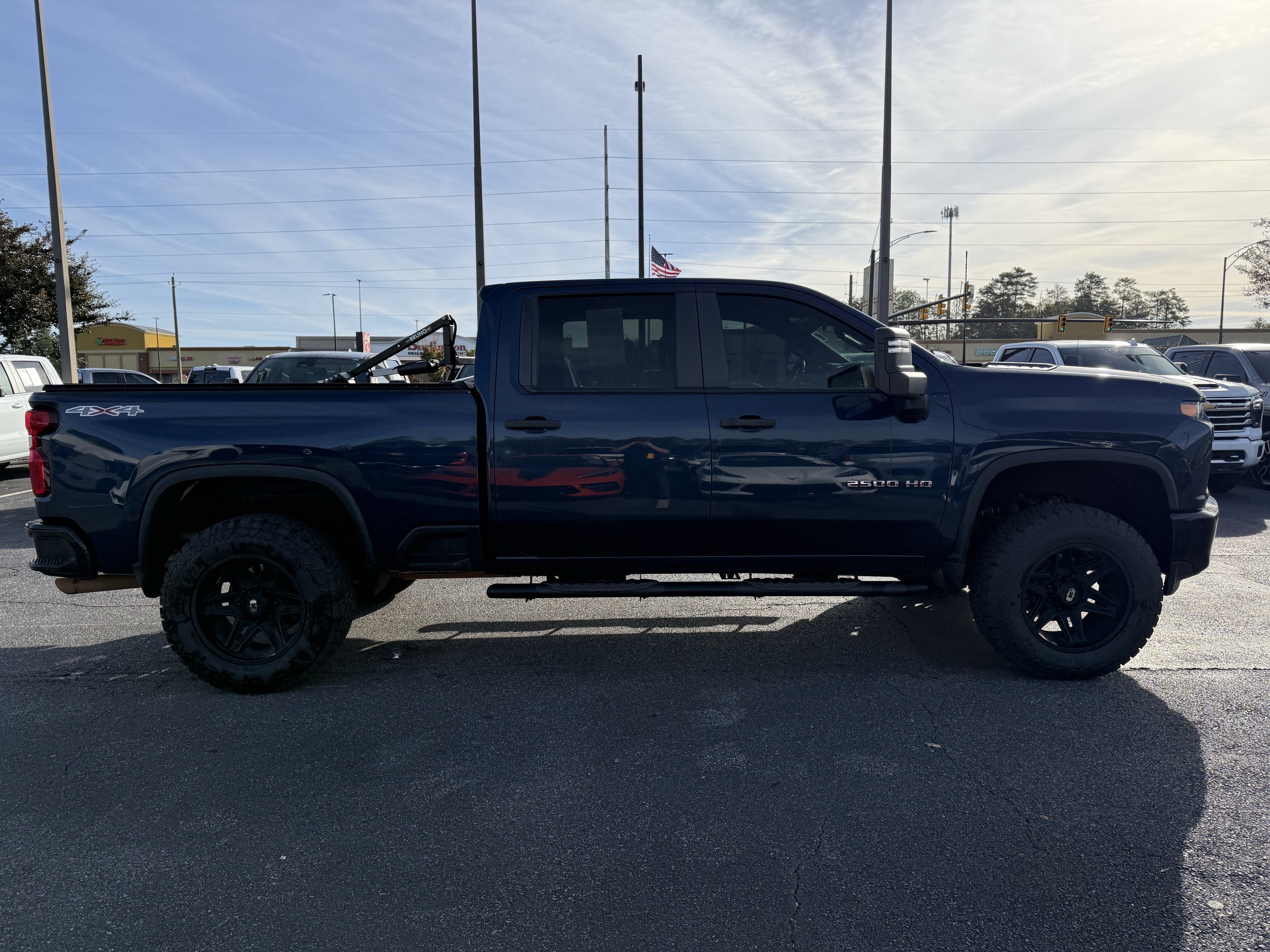 Used 2021 Chevrolet Silverado 2500 Custom w/ Gooseneck/5TH Wheel Package AWD/4WD image 12
