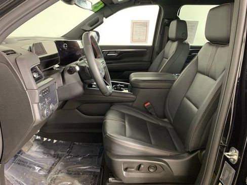 Used 2025 Chevrolet Suburban RST w/ Comfort Package image 14