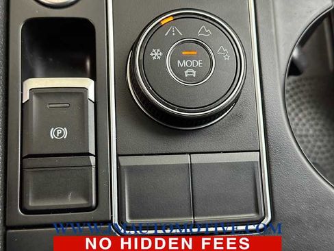 Used 2018 Volkswagen Atlas SE image 36