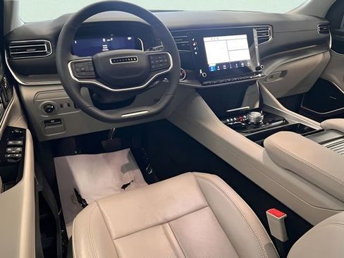 Used 2023 Jeep Wagoneer Series II w/ Flexible Seating Group image 25