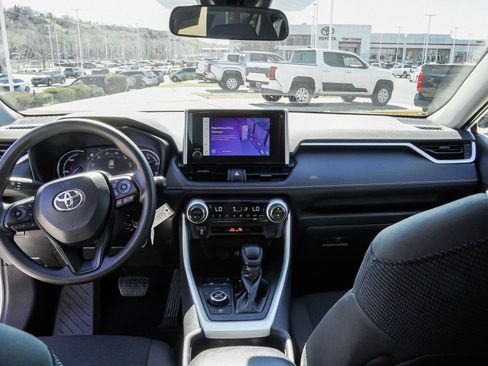 Certified 2025 Toyota RAV4 LE image 29