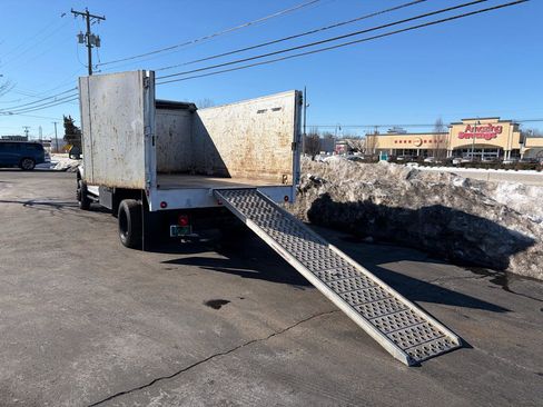 Used 2017 Ford F550 XL 2WD Reg Cab 193 WB 108 CA image 2