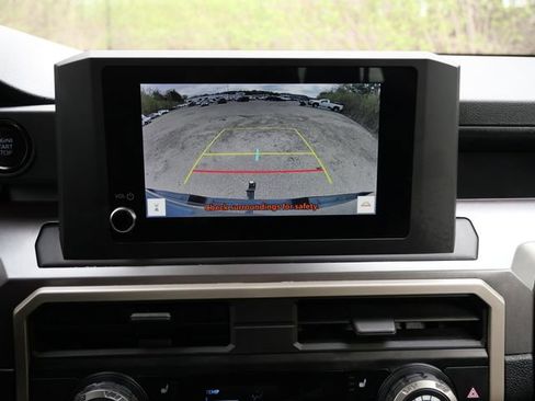 Used 2024 Toyota Tacoma SR5 AWD/4WD image 23