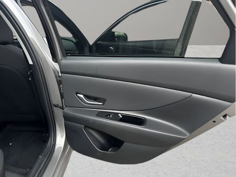 Used 2023 Hyundai Elantra SEL w/ Convenience Package image 23