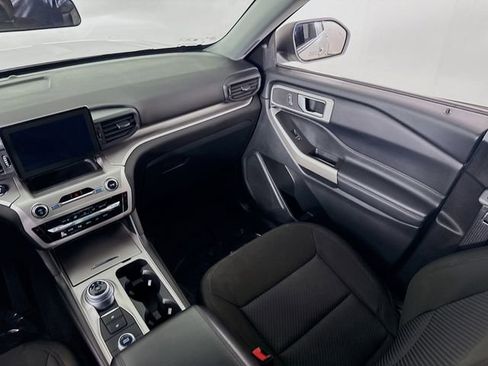 Certified 2022 Ford Explorer XLT w/ Class IV Trailer Tow Package image 22