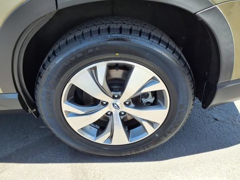 Used 2023 Subaru Ascent Premium w/ Convenience Package AWD/4WD image 14