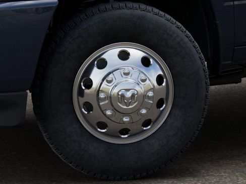 New 2026 RAM 3500 Laramie w/ Towing Technology Group image 8