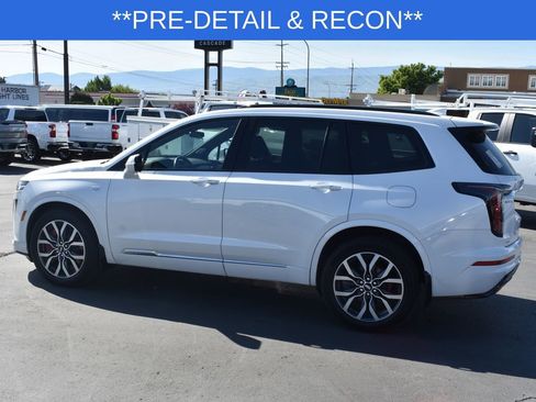 Used 2024 Cadillac XT6 Sport w/ LPO, Floor Liner Package AWD/4WD image 2
