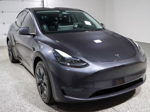 Used 2024 Tesla Model Y Long Range image 5