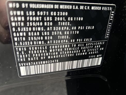 Used 2024 Volkswagen Tiguan SEL R-Line image 35