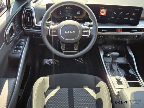 Certified 2025 Kia Sorento LX image 14