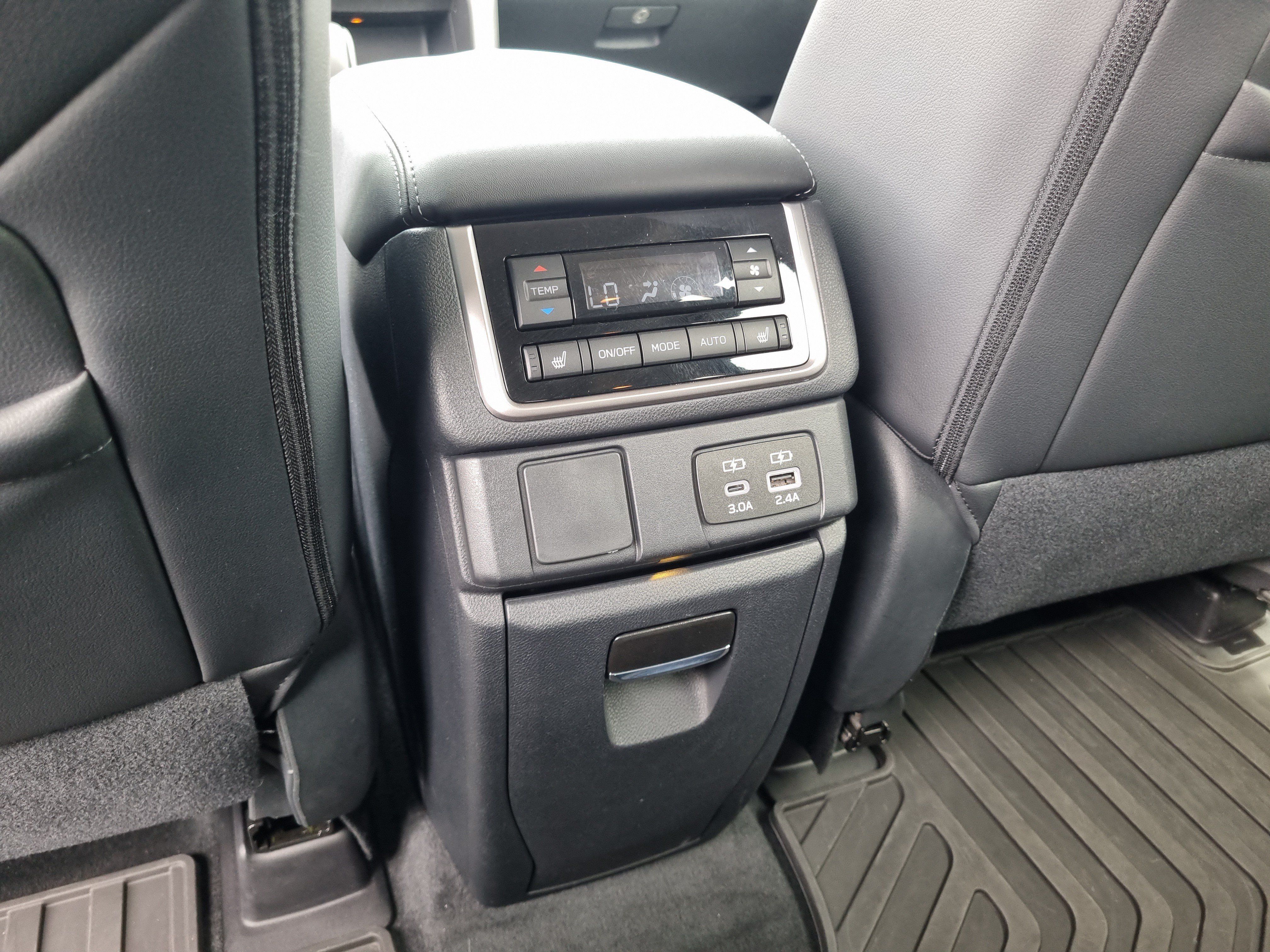 Used 2024 Subaru Ascent Limited AWD/4WD image 13