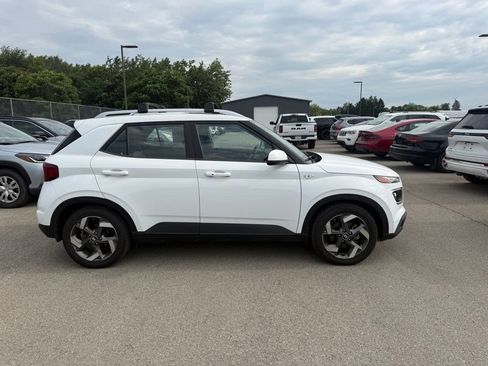 Used 2020 Hyundai Venue SEL w/ Convenience + Premium Package FWD image 5