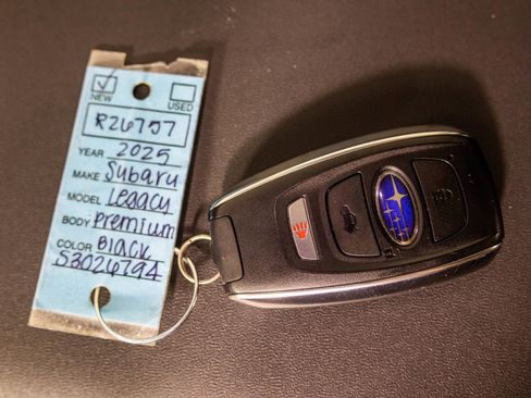 Used 2025 Subaru Legacy Premium AWD/4WD image 28