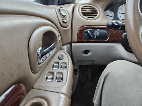 Used 2000 Chrysler 300M FWD image 11