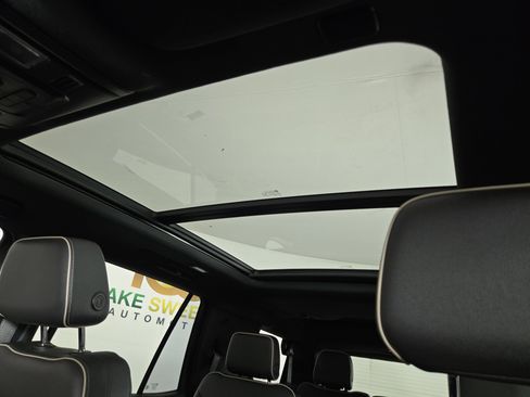 Used 2022 GMC Yukon SLT w/ SLT Premium Package image 23