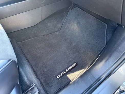 Used 2022 Mitsubishi Outlander SE FWD image 23