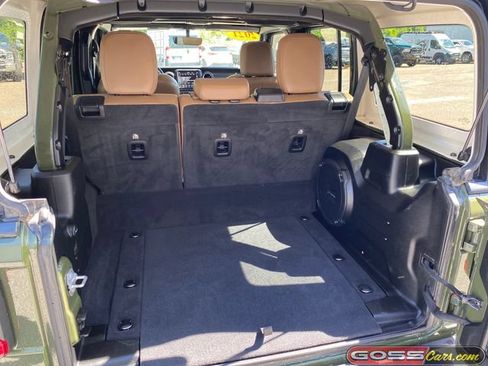 Used 2021 Jeep Wrangler Unlimited Sahara w/ Dual Top Group AWD/4WD image 9