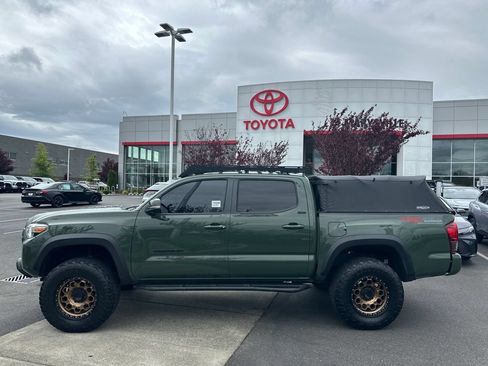 Used 2021 Toyota Tacoma SR5 w/ Trail Edition AWD/4WD image 2