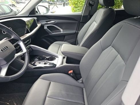 Used 2025 Audi Q5 Premium w/ Convenience Package AWD/4WD image 2