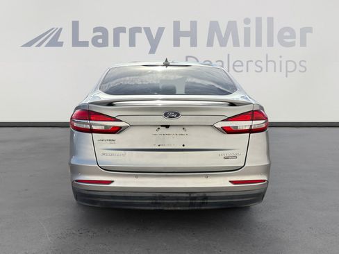 Used 2020 Ford Fusion Titanium image 4