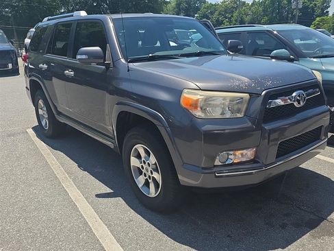 Used 2011 Toyota 4Runner SR5 w/ Convenience Pkg AWD/4WD image 2
