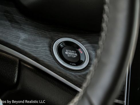 Used 2022 Jeep Grand Cherokee L Limited image 33