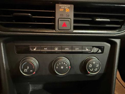 Certified 2022 Volkswagen Taos S image 33